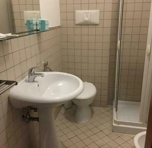Standard Yhden Hengen Huone, Asselta