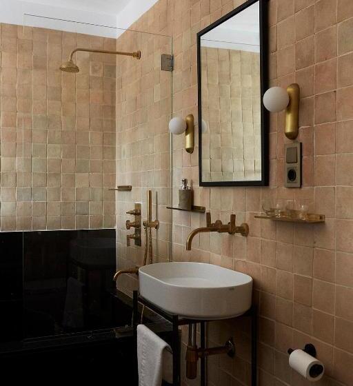 اتاق لوکس با بالکن, Boutique Hotel Mendi Argia