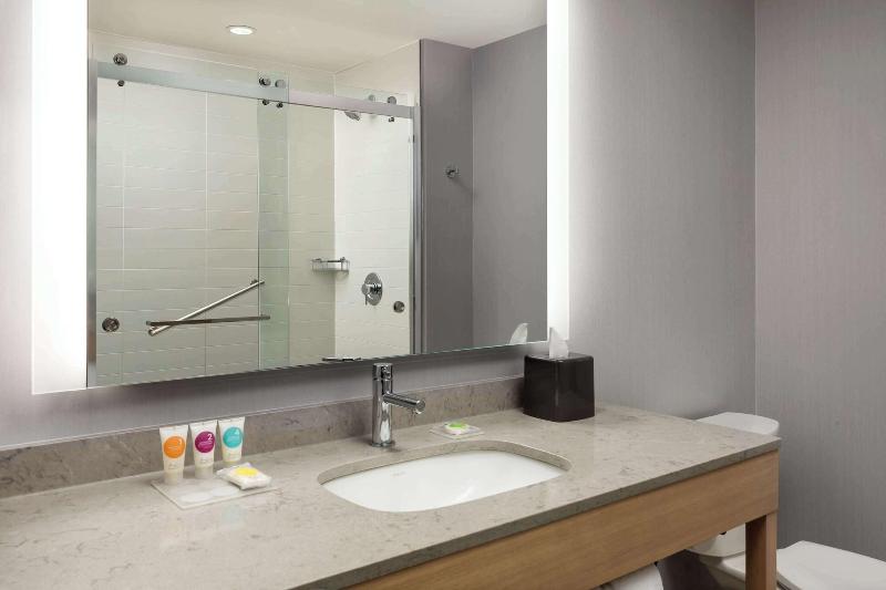 适合残疾人士使用的带超级大床的标准间, Hyatt Place National Harbor