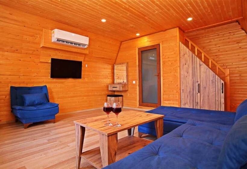 Bungalow Rodzinny, Kaş Hi̇story Li̇manağzi