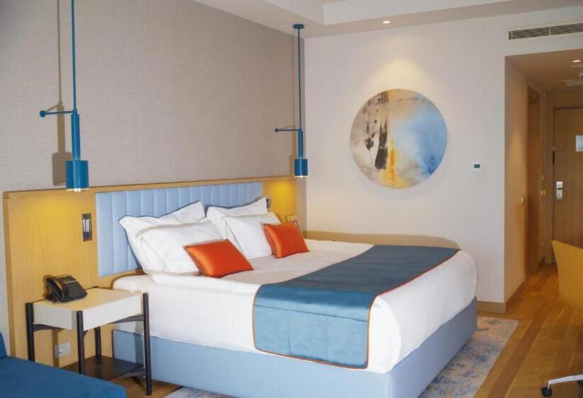 اتاق لوکس با تخت بزرگ, Rixos Water World Aktau   Theme Park Free Access