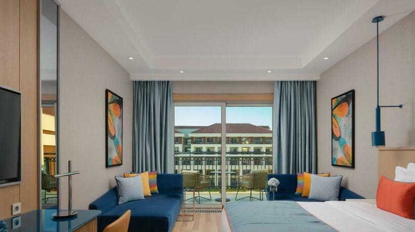 اتاق لوکس با چشم‌انداز باغ, Rixos Water World Aktau   Theme Park Free Access