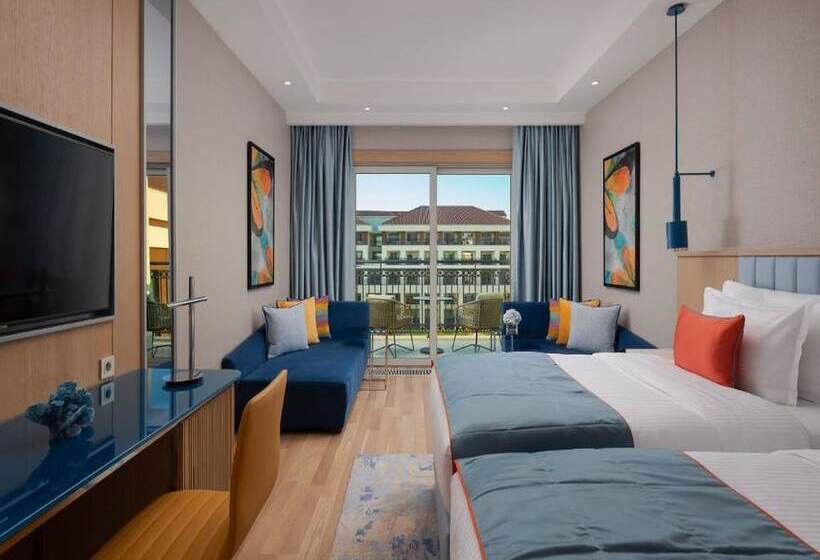 اتاق لوکس با چشم‌انداز دریا, Rixos Water World Aktau   Theme Park Free Access