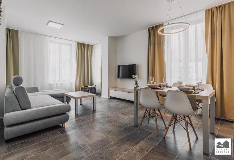 جناح مطل على المدينة, Resort Lednice   Eisgrub