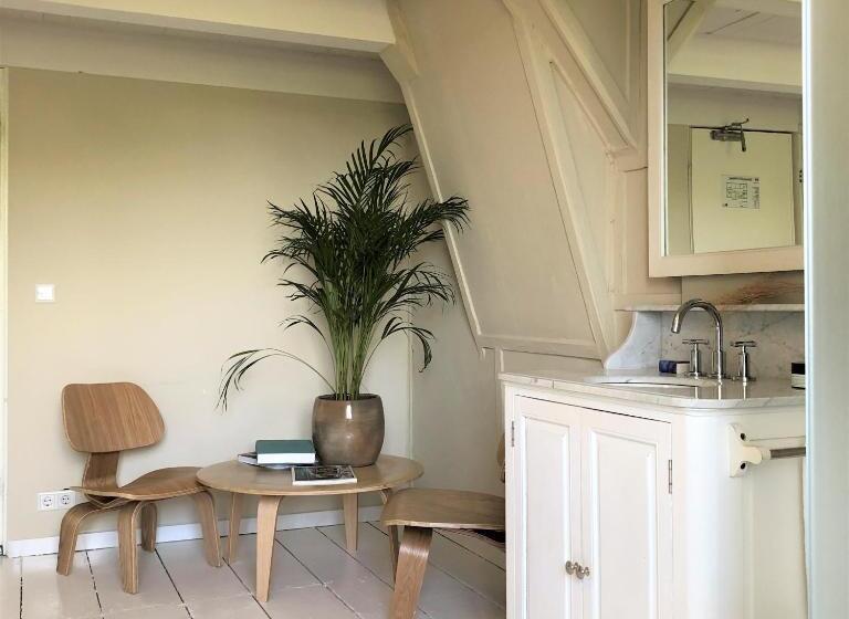 חדר אקונומי, Eco Hotel Plantage Rococo