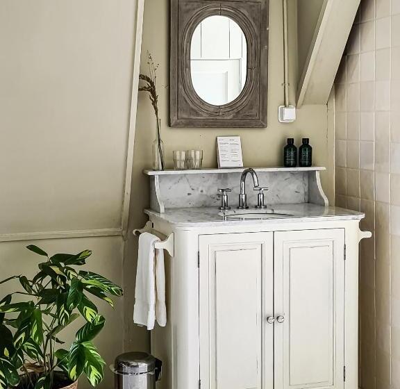 חדר סטנדרט לארבעה, Eco Hotel Plantage Rococo