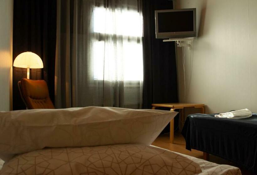 חדר סטנדרט יחיד, Li Peltohovi