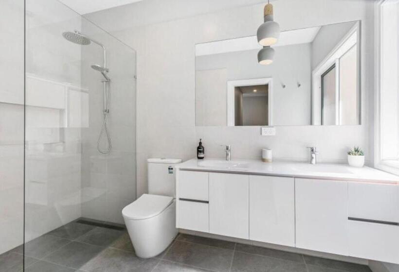 בית, חדר שינה 1, Hale Kupa Rye Beach House Spa Table Tennis