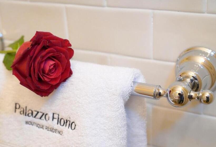 اتاق لوکس با بالکن, Palazzo Florio Boutique Residence