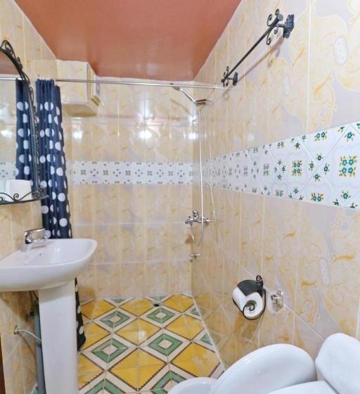 غرفة قياسية ثلاثية, Aymane Rooftop Budget Panoramic