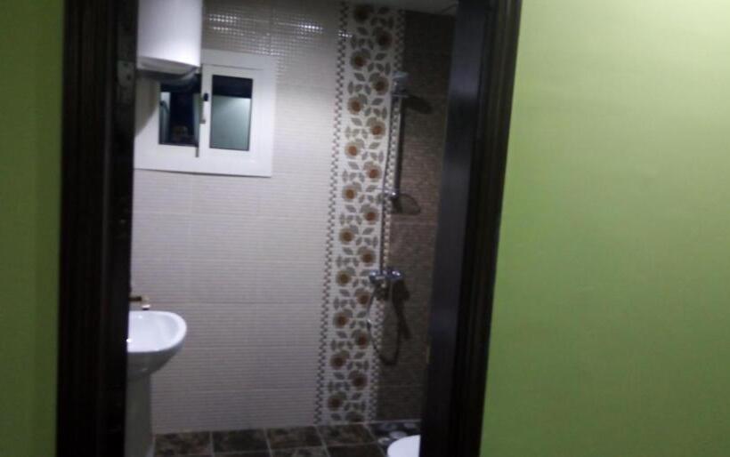 Family Suite, Kol Alayam