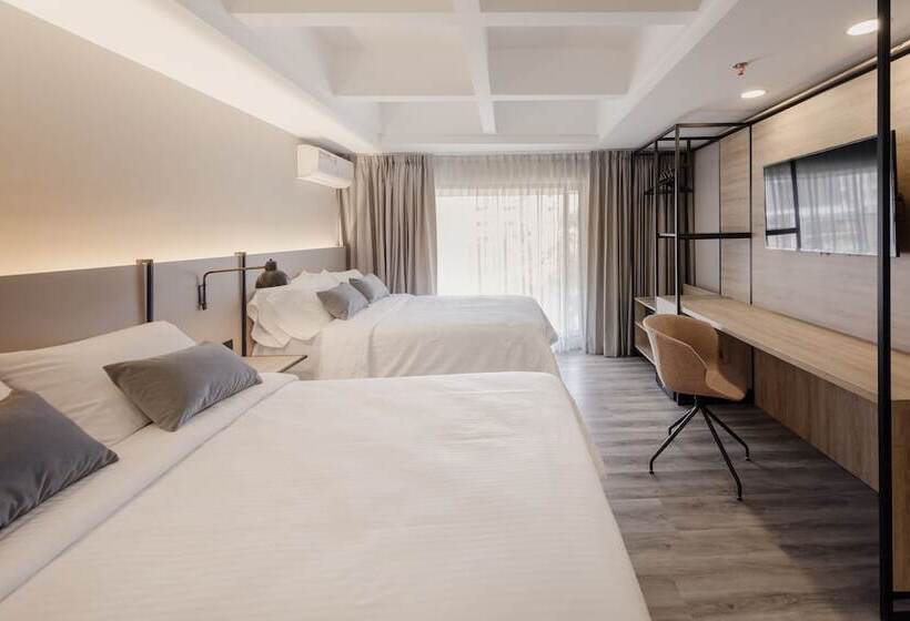 Standard Szoba, Lettera