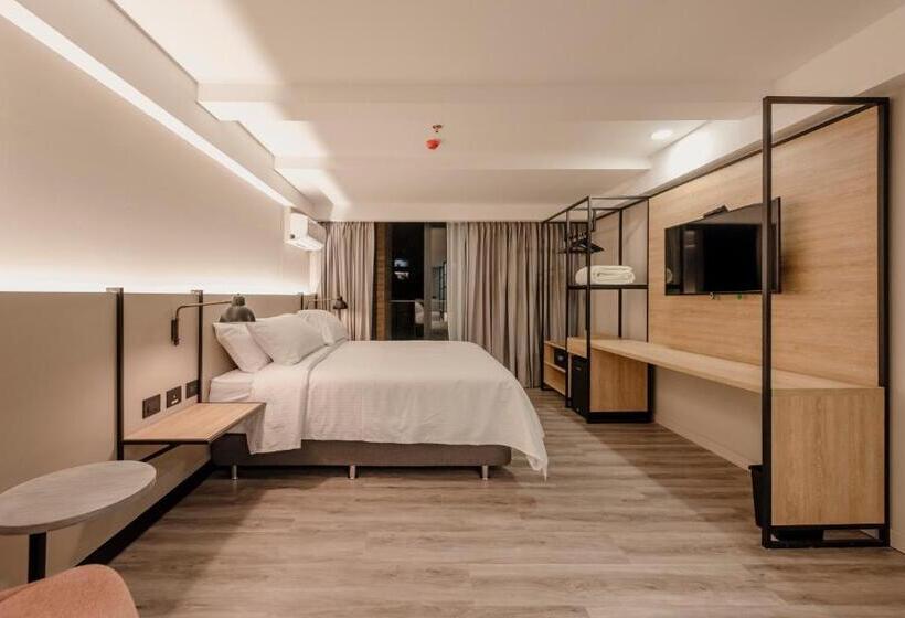 Standard Szoba Erkéllyel, Lettera