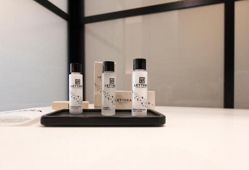 Standard Szoba Erkéllyel, Lettera