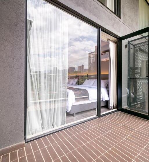 Standard Szoba Erkéllyel, Lettera