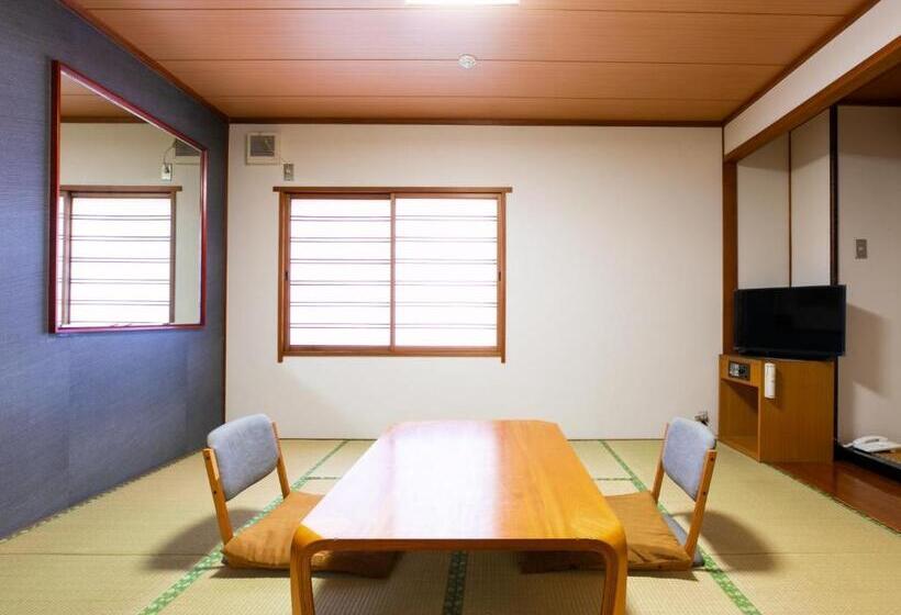 Четырехместный Номер Стандарт, Maizuru Grand