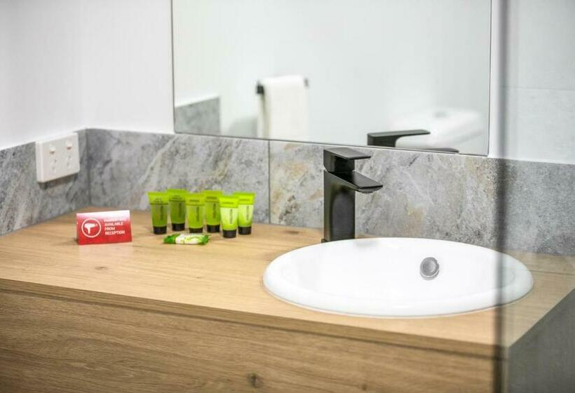 חדר סטודיו סטנדרד, Nightcap At Exeter