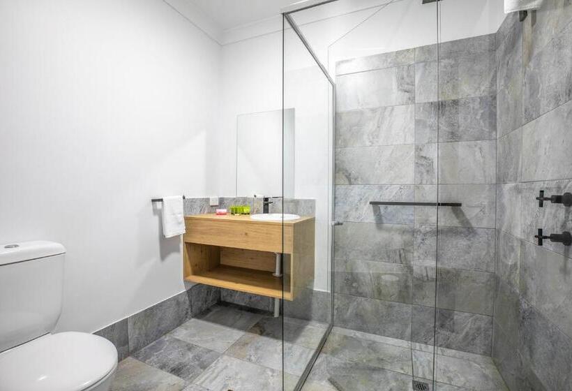 חדר סטודיו סטנדרד, Nightcap At Exeter