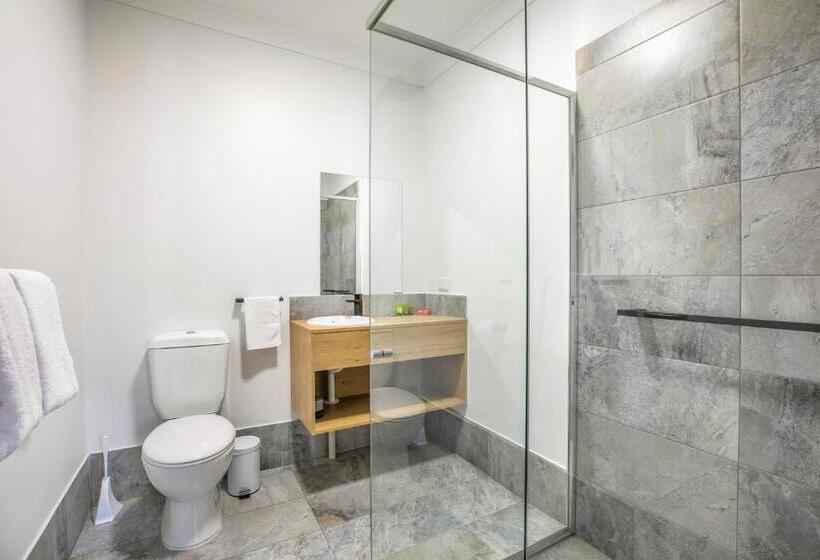 חדר סטודיו סטנדרד, Nightcap At Exeter