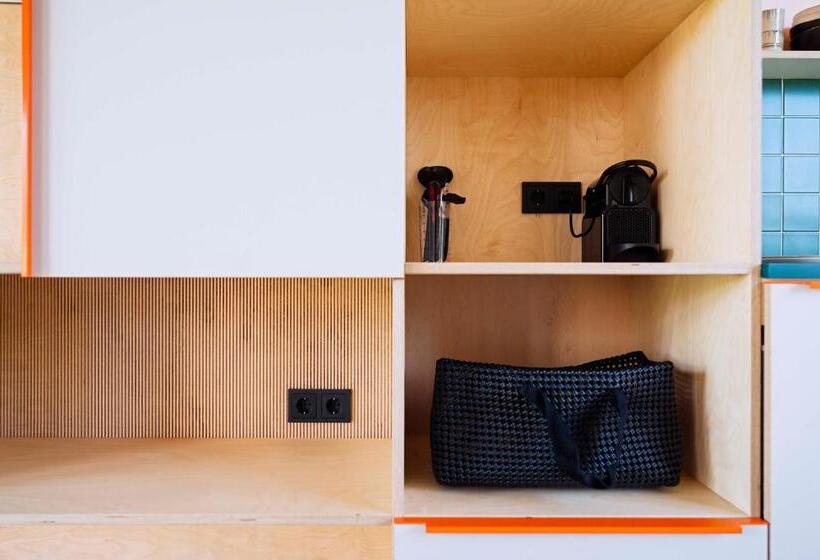 استودیوی استاندارد, Basecamp Amsterdam