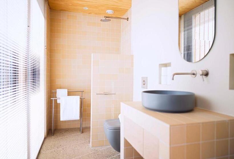 استودیوی استاندارد, Basecamp Amsterdam