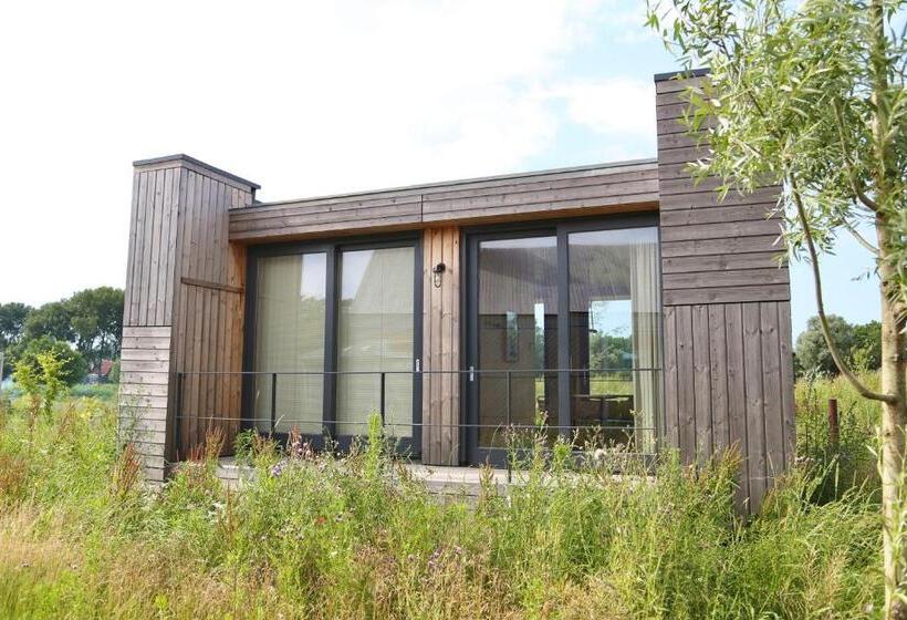 کلبه سوپریور, Basecamp Amsterdam