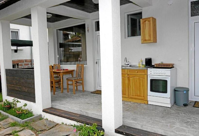 Трехместный Номер Стандарт Вид на Сад, Guest House Medina