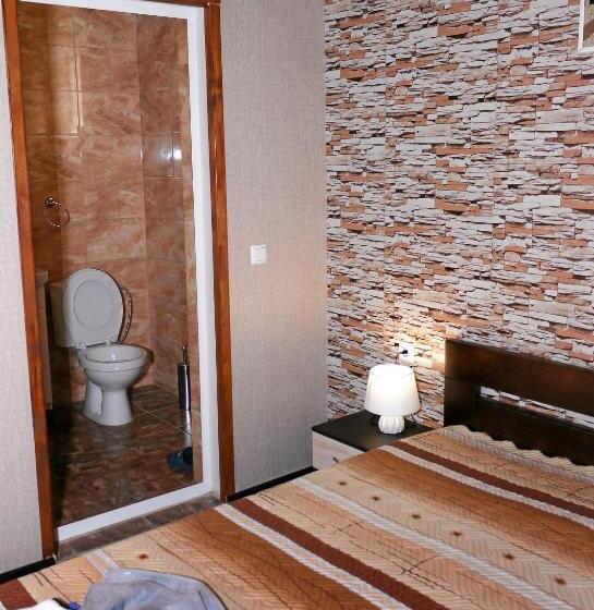 Трехместный Номер Стандарт Вид на Сад, Guest House Medina