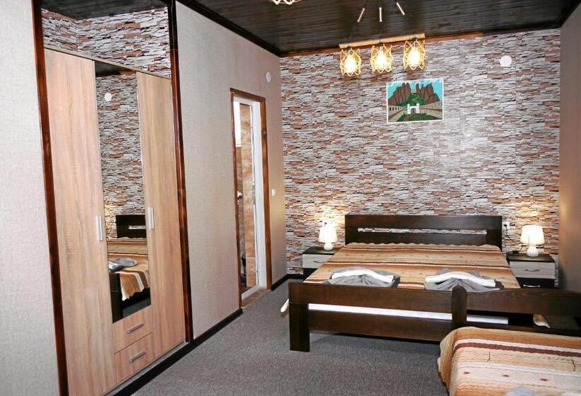 Трехместный Номер Стандарт Вид на Сад, Guest House Medina