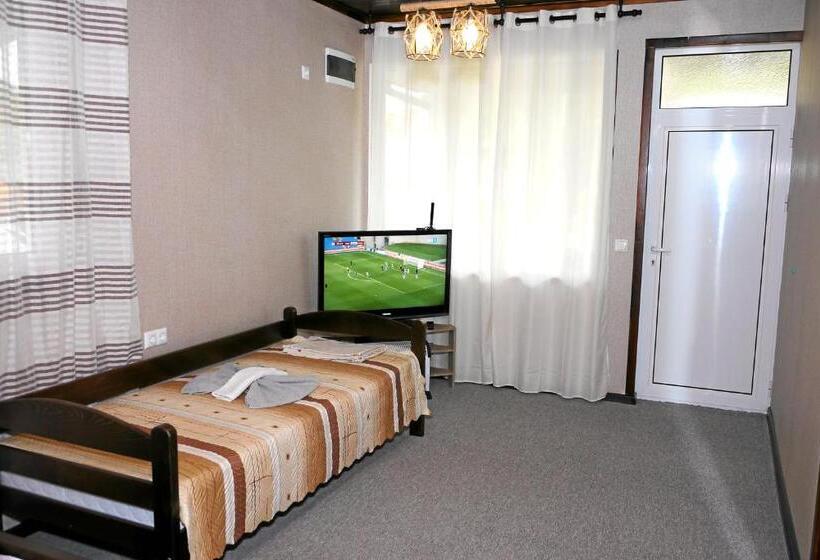 Трехместный Номер Стандарт Вид на Сад, Guest House Medina