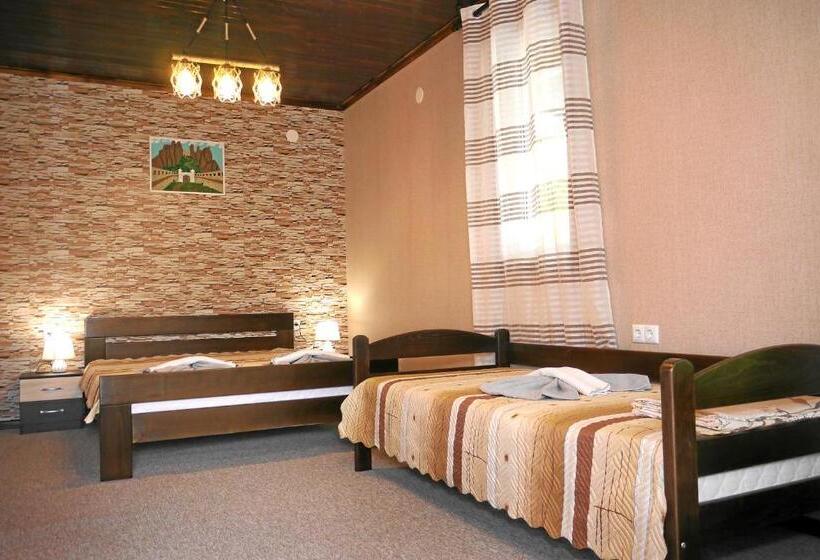 Трехместный Номер Стандарт Вид на Сад, Guest House Medina