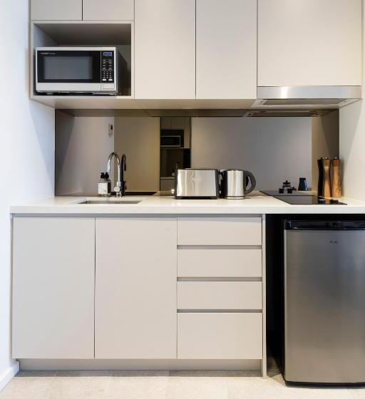 スタンダードスタジオ, Quest Robina