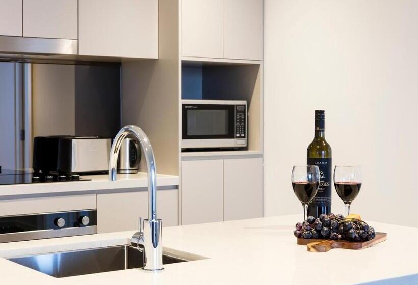 3ベッドルームアパートメント, Quest Robina