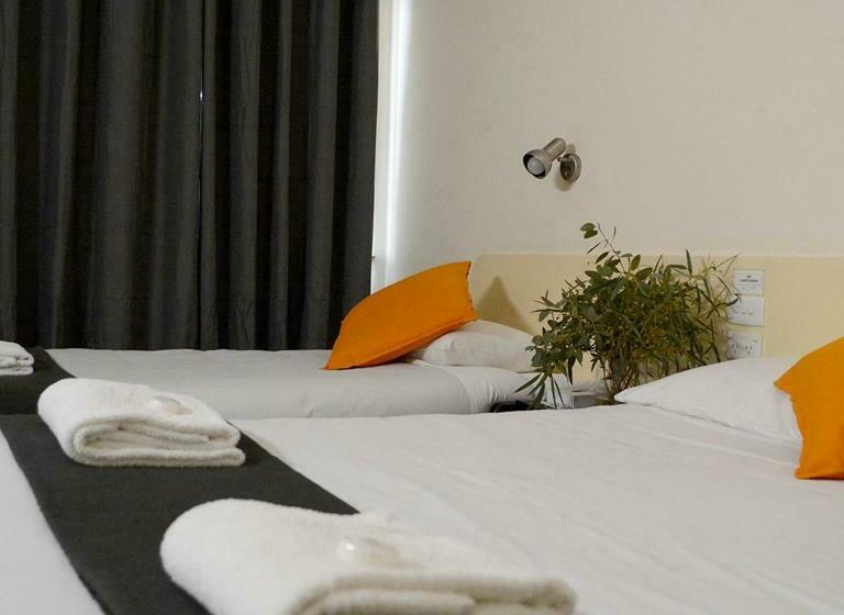 غرفة قياسية ثلاثية, Shamrock Hotel Motel Temora