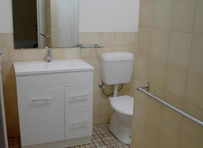 غرفة قياسية رباعية مزودة بشُرفة, Shamrock Hotel Motel Temora