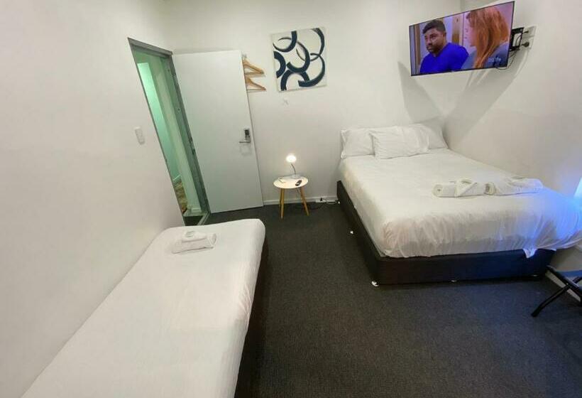 חדר קלאסי לשלושה, Central Motel Mudgee