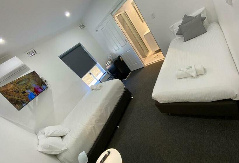 חדר קלאסי לשלושה, Central Motel Mudgee
