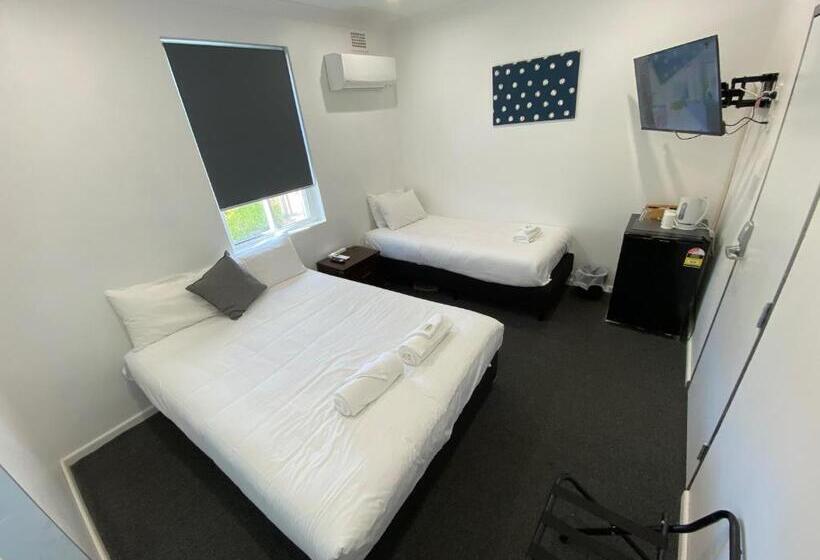 חדר קלאסי לשלושה, Central Motel Mudgee