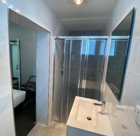 חדר קלאסי לשלושה, Central Motel Mudgee