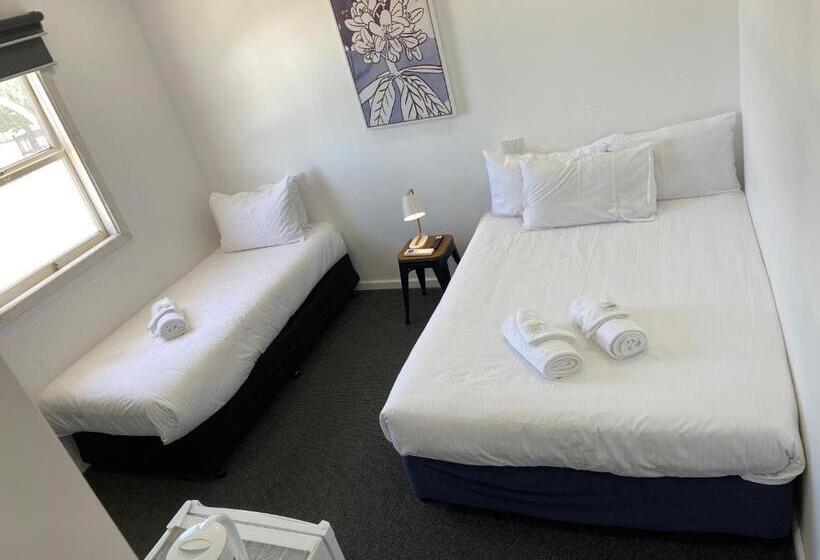 חדר קלאסי לשלושה, Central Motel Mudgee
