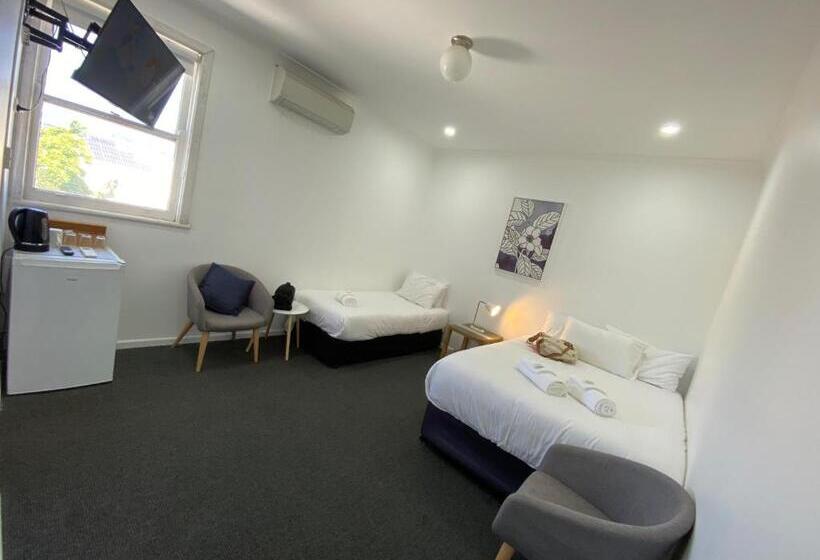 חדר קלאסי לשלושה, Central Motel Mudgee