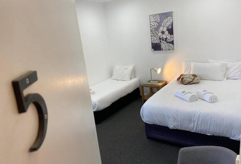 חדר קלאסי לשלושה, Central Motel Mudgee