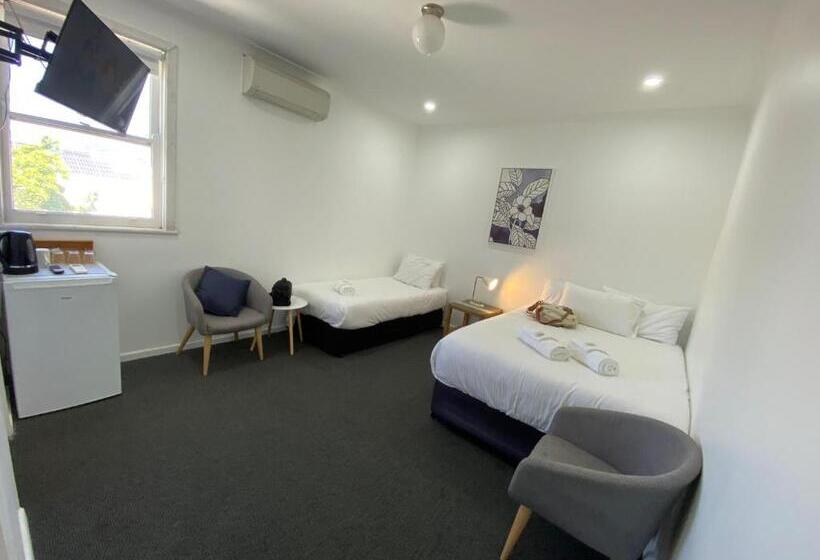 חדר קלאסי לשלושה, Central Motel Mudgee