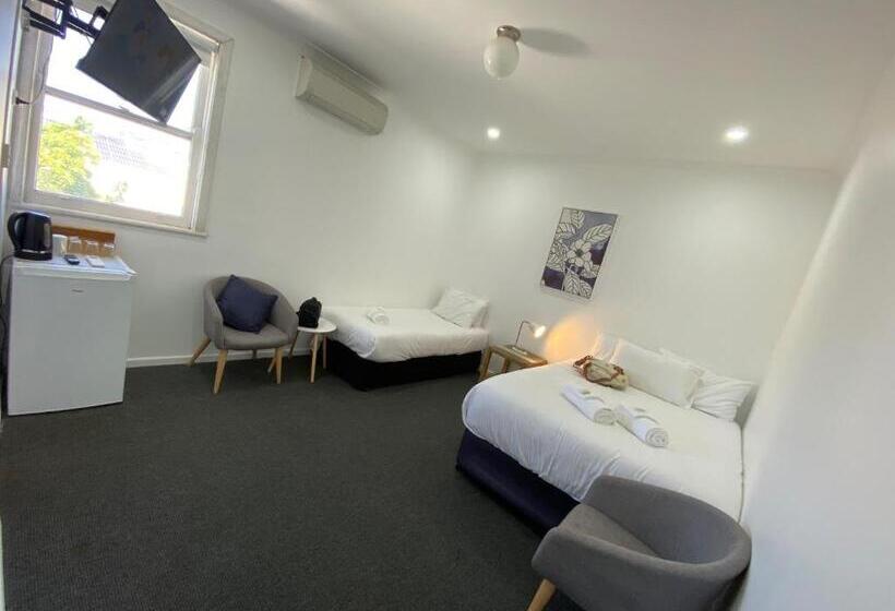 חדר קלאסי לשלושה, Central Motel Mudgee