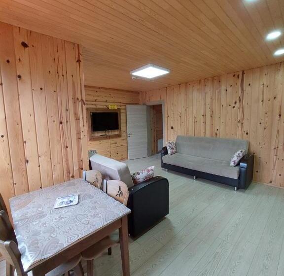 1 Bedroom Apartment Lake View, Eş Pansiyon