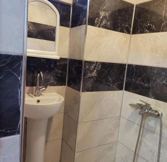 1 Bedroom Apartment Lake View, Eş Pansiyon