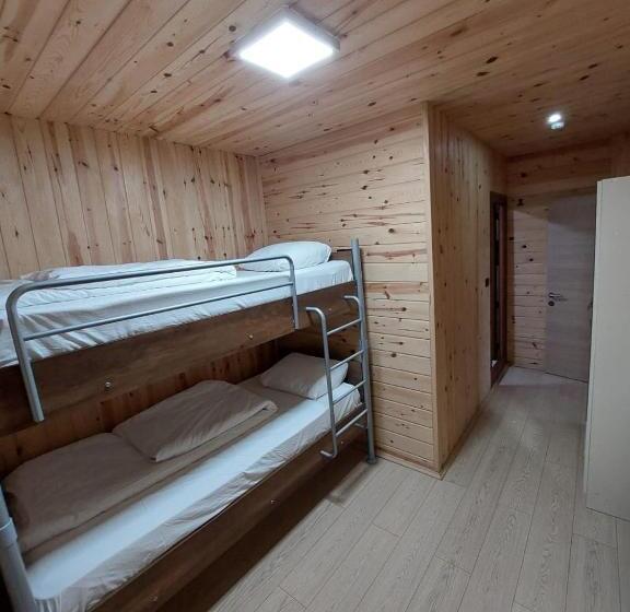 דירת חדר בקומת קרקע, Eş Pansiyon