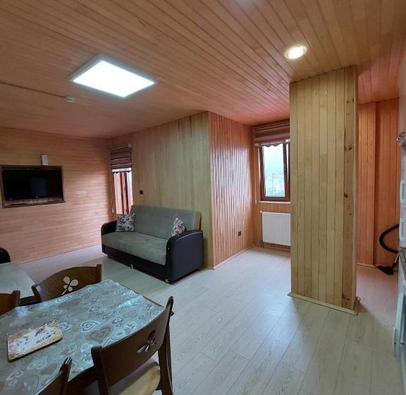 1 Bedroom Apartment Lake View, Eş Pansiyon