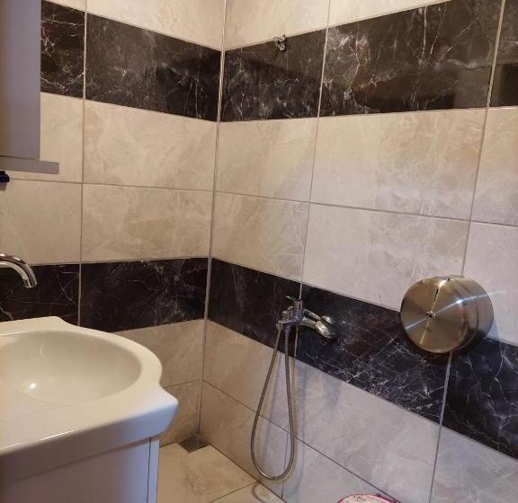 1 Bedroom Apartment Lake View, Eş Pansiyon