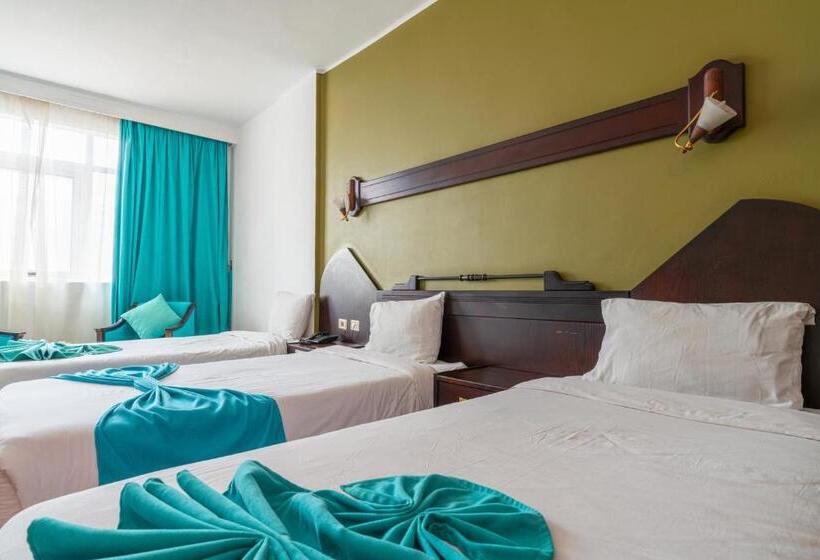 Quarto Triplo Estandar, Aracan Portsaid